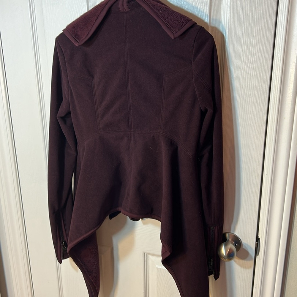 Lululemon presence of mind jacket size 4 in Bordeaux drama - Picture 12 of 13